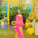 Richa Panai Instagram - Happy Navratri everyone! May this Navratri be the beginning of good time and positive energy for all of you!🌼🌼 #happynavratri #navratri #jaimatadi