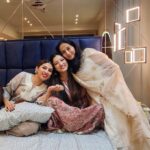 Richa Panai Instagram - Diwali with friends this year❣️🌟 Juhu, Mumbai
