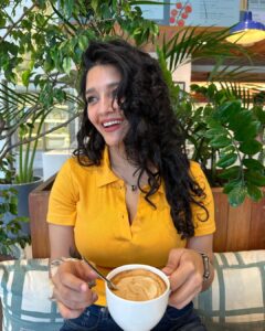 Ritika Singh Instagram - Cutie on duty 🐥