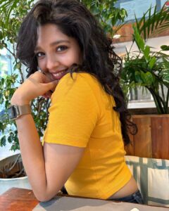 Ritika Singh Instagram - Cutie on duty 🐥