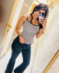 Ritika Singh Instagram - Que tal?