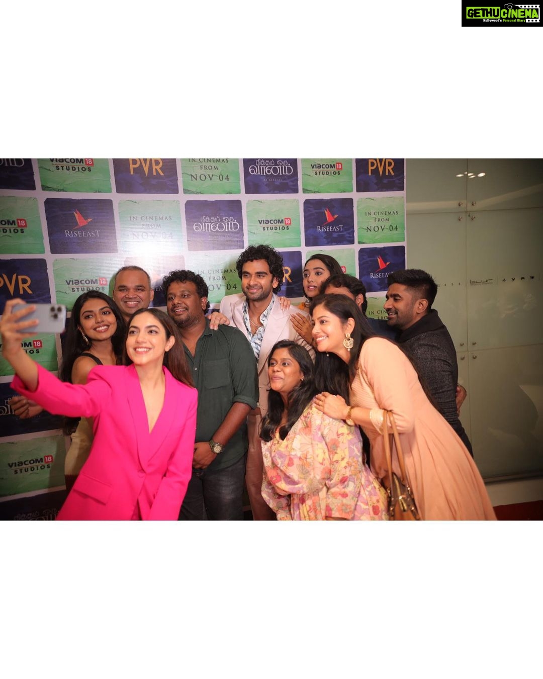 Ritu Varma Instagram - Premier night!! It’s been an incredible journey. Grateful for all the love that’s pouring in. #NithamOruVaanam in theatres near you. Go watch if you haven’t yet!! ❤️❤️ 📸 @bhoopalm_official Chennai, India
