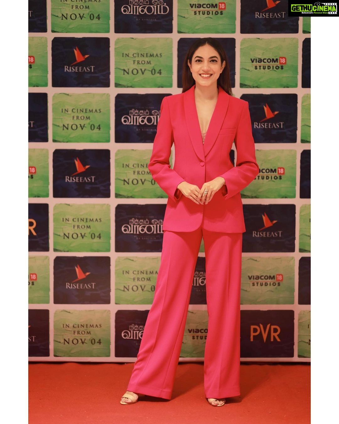 Ritu Varma Instagram - Premier night!! It’s been an incredible journey. Grateful for all the love that’s pouring in. #NithamOruVaanam in theatres near you. Go watch if you haven’t yet!! ❤️❤️ 📸 @bhoopalm_official Chennai, India