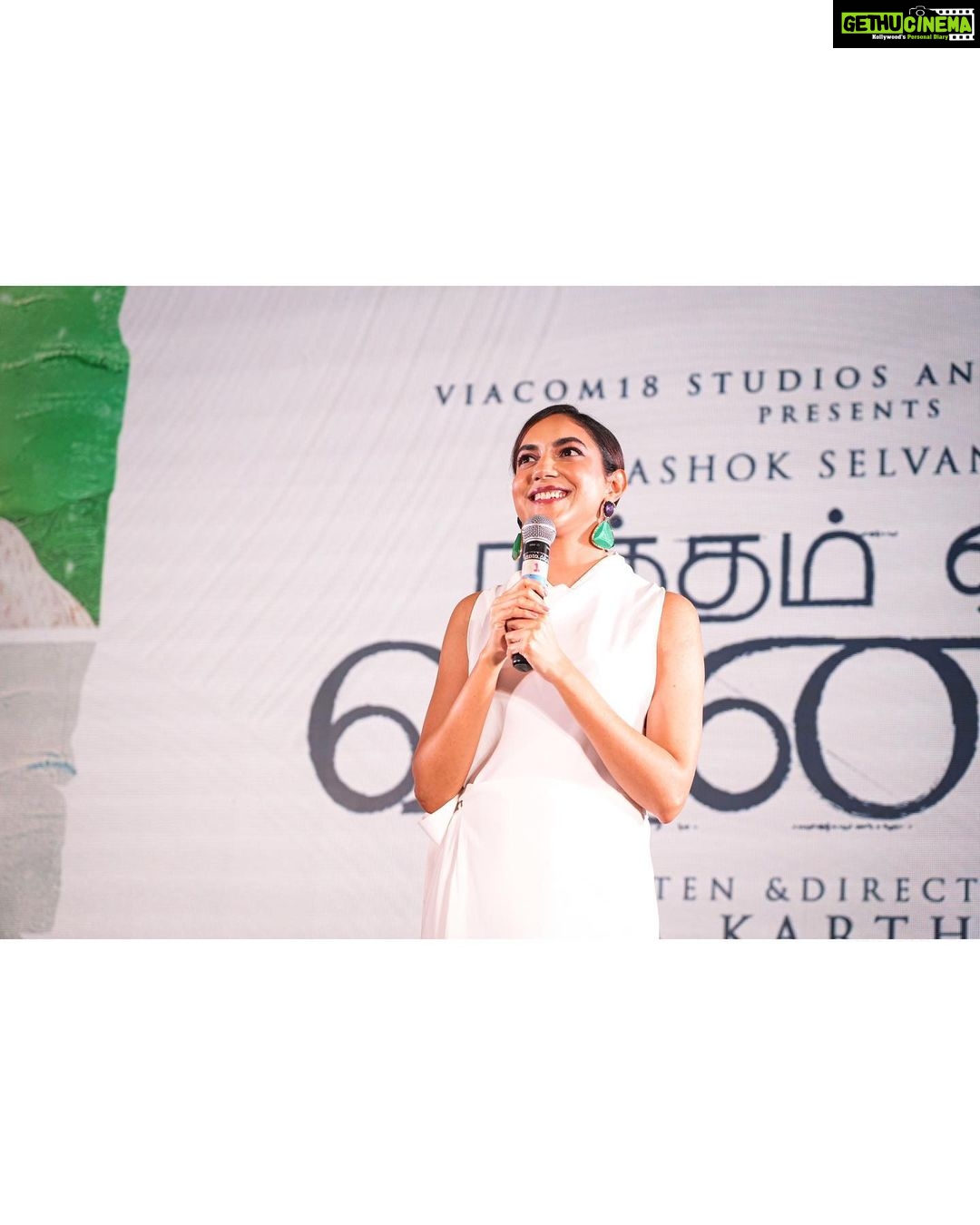 Ritu Varma Instagram - From the pre-release event of #NithamOruVaanam in Chennai last night!! 4 days to go!! See you all in cinemas ❤️ 📸 @planwcreadios @ashokselvan @aparna.balamurali @shivathmikar @rakarthik_dir @sagarpentela @riseeastentertainment @viacom18studios @gopisundar__official @vidhuayyanna @editoranthonyofficial @zmcsouth