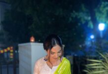 Ritu Varma Instagram - Diwali hain 🪔 Also, my mamma bear clicks the best photos ❤️