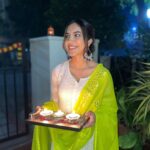 Ritu Varma Instagram - Diwali hain 🪔 Also, my mamma bear clicks the best photos ❤️