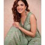 Ritu Varma Instagram - 🧚🏻🧚🏻 Outfit @almarihyderabad Styling @neeraja.kona Asst styling @manogna_gollapudi @meghanaa_ch MUA @abhiramisivakumar Shot by @pranav.foto