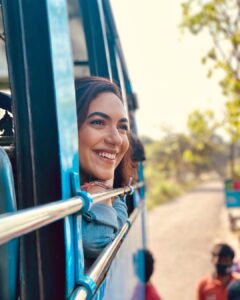 Ritu Varma Instagram - Shubha, captured by Arjun(@ashokselvan) 🤓👱🏼‍♀️

#NithamOruVaanam