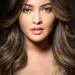 Riya Sen Instagram – Headshot 

Photo @markmannphoto 
HMU @iamkanwalbatool 

#usa #nyc #photography #photooftheday #portrait