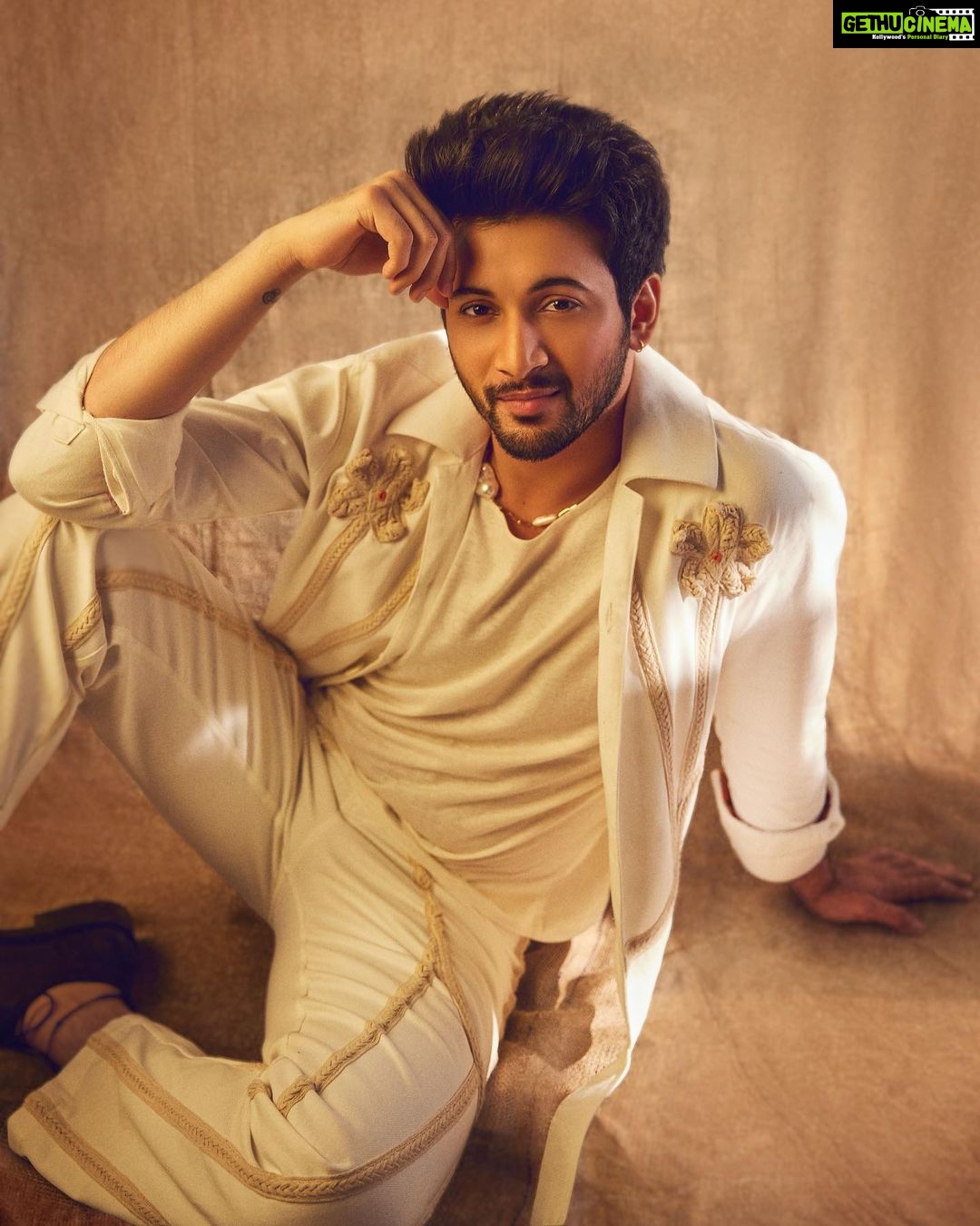 Rohit Suresh Saraf Instagram - Archives| Mismatched Promotions🫶🏻 Photos by @sheldon.santos Styled by @saloniparekh__ Asst by @karishma.diwan Hair by @styled_by_tanik Make up by @imtiaz_makeup Managed by @kimberley.fernandes