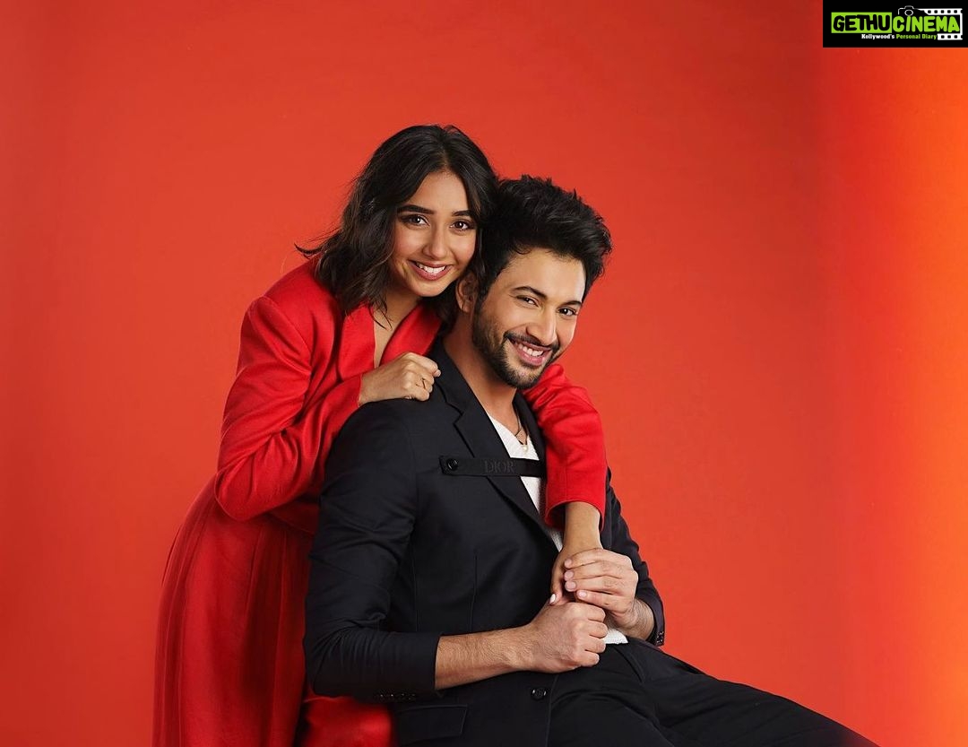 Rohit Suresh Saraf - 852.5K Likes - Dil se mujhe shikaayat nahi, Shekhawat hai.โฅ๏ธ
โฆ..
Mismatched S02 is now streaming on @netflix_in.
โฆ
๐ท- @aniphotoguy