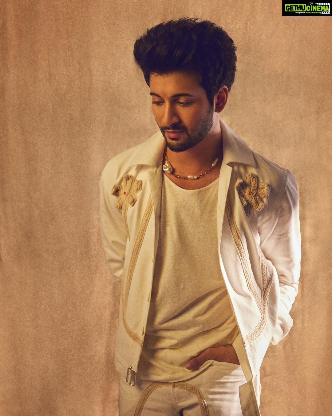 Rohit Suresh Saraf Instagram - Archives| Mismatched Promotions🫶🏻 Photos by @sheldon.santos Styled by @saloniparekh__ Asst by @karishma.diwan Hair by @styled_by_tanik Make up by @imtiaz_makeup Managed by @kimberley.fernandes