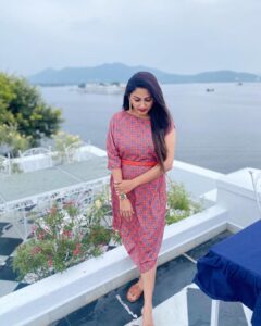 Rucha Hasabnis Instagram - Yup, still fabulous 😉🙃
.
.
👗- @monkandmei @stylebysugandhasood 
.
.
#moodtoday #happy #fun