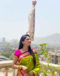 Rucha Hasabnis Instagram - गुढीपाडवा व नुतन वर्षाच्या हार्दिक शुभेच्छा
.
.
#gudipadwa2022 #marathimulgi