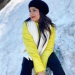 Rucha Hasabnis Instagram - My hands are cold, but my heart is warm! ❄️🤍 . . #winterdiaries #letitsnow❄️