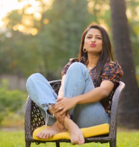 Rucha Hasabnis Instagram - Welcoming the new year with a 💋 
This is OUR year ☀️

#2022 #bringiton #allready

📸- @kaustubh_gokhale