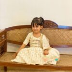 Rucha Hasabnis Instagram - Saare sitare uske liye Happy Diwali 🌟 . . Ruhi’s outfit- @freesparrowkids 🧿🐇🧿