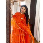 Rucha Hasabnis Instagram – Happy Diwali 🪔🧡
Love & light to all. 
.
.
Outfit- @aachho 
PR – @dinky_nirh
