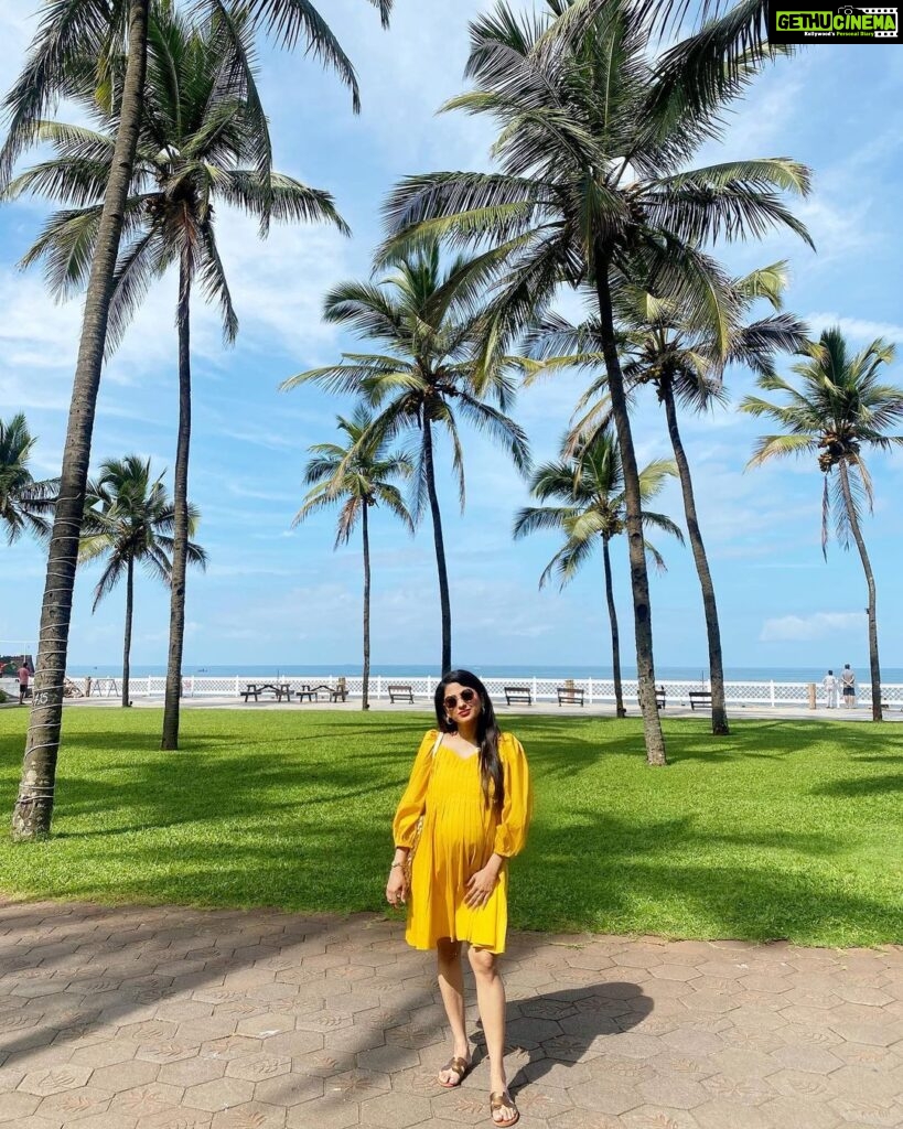 Rucha Hasabnis Instagram - This beautiful sunshine yellow maternity dress is from my sister-in-law’s brand @mamaste.in Absolutely love thier collection. It’s so hard to pick just one. Go check them out and give your love 💕 Super proud of you @shelar_shraddha 😘❤️