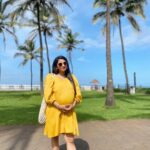 Rucha Hasabnis Instagram - This beautiful sunshine yellow maternity dress is from my sister-in-law’s brand @mamaste.in Absolutely love thier collection. It’s so hard to pick just one. Go check them out and give your love 💕 Super proud of you @shelar_shraddha 😘❤️