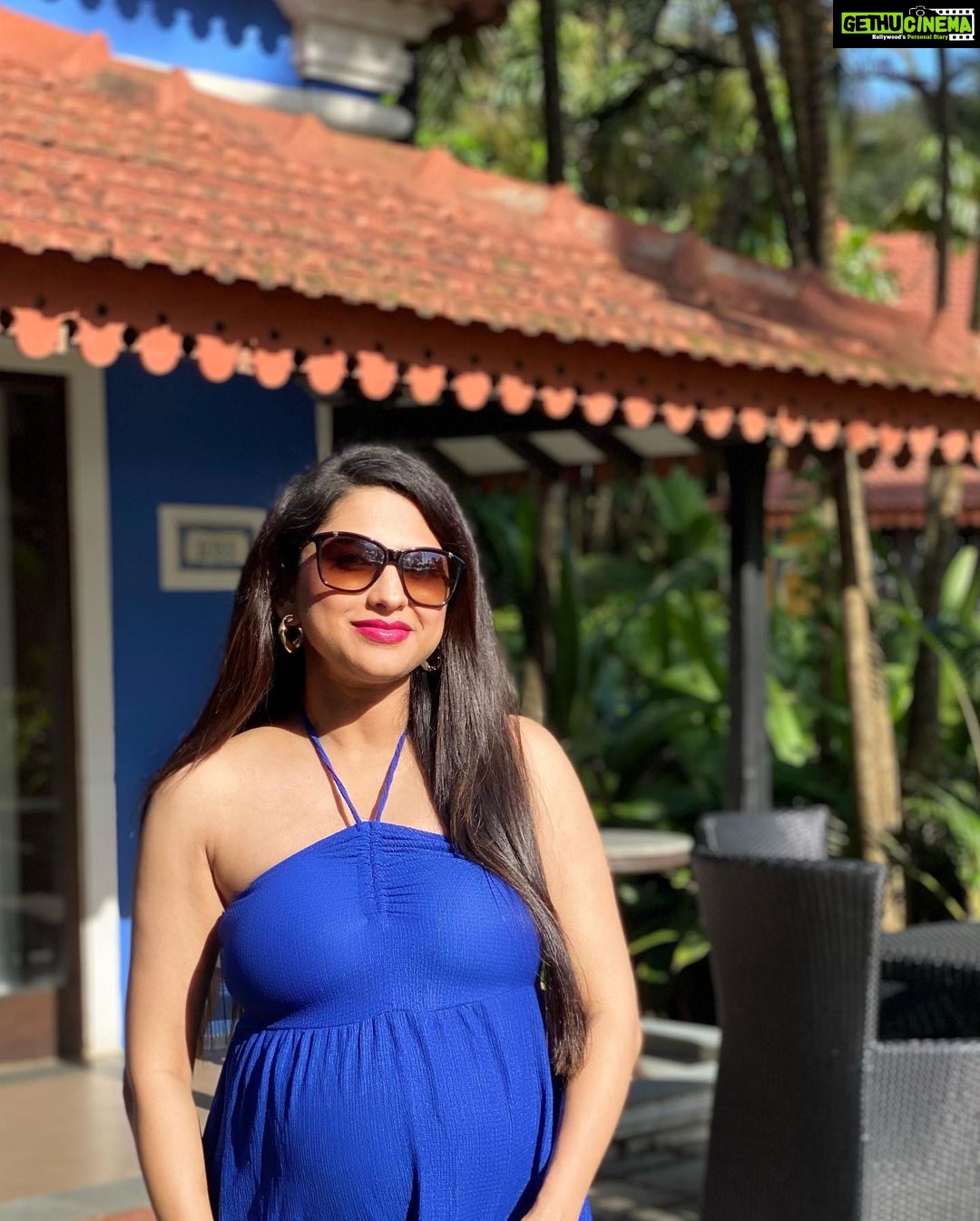 Rucha Hasabnis Instagram - feelin’ the sunshine ☀️ . . #happydays 🌴🌊🧿