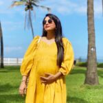 Rucha Hasabnis Instagram - This beautiful sunshine yellow maternity dress is from my sister-in-law’s brand @mamaste.in Absolutely love thier collection. It’s so hard to pick just one. Go check them out and give your love 💕 Super proud of you @shelar_shraddha 😘❤️
