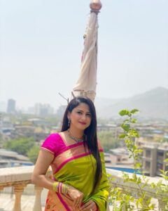 Rucha Hasabnis Instagram - गुढीपाडवा व नुतन वर्षाच्या हार्दिक शुभेच्छा
.
.
#gudipadwa2022 #marathimulgi