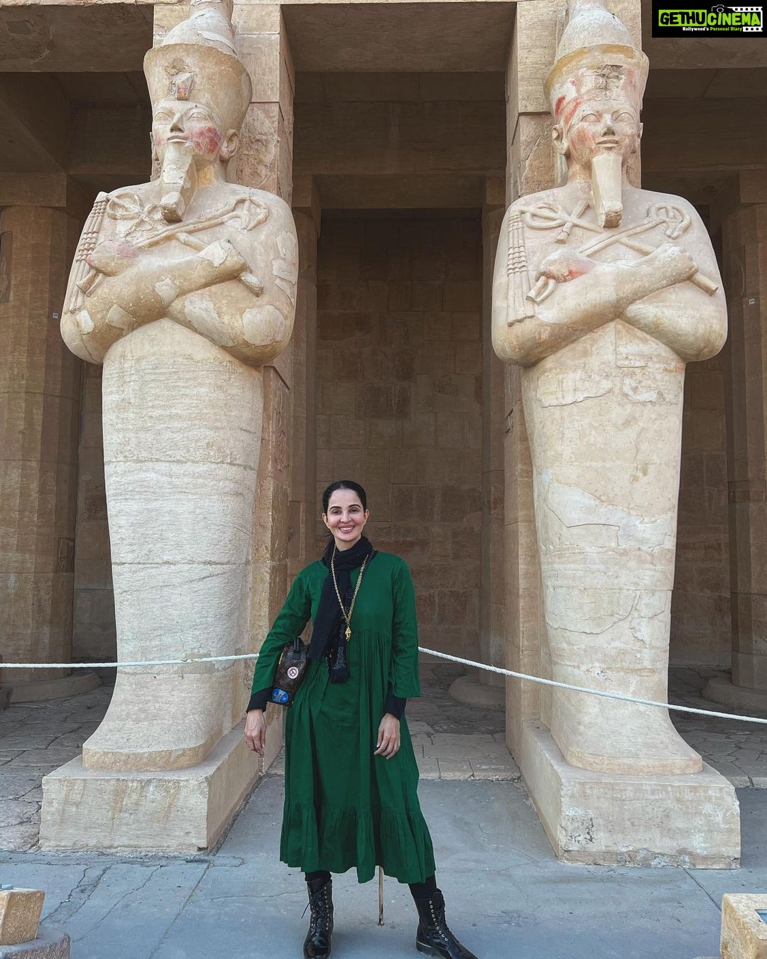 Rukhsar Instagram - Still can’t get over Luxor!. Exploring ancient Egypt!. . #templeofkarnak #hatchepsuttemple #valleyofthekings #valleyofthequeens #exploringegypt #ancient #marvellous #luxor Luxor-Egypt الاقصر-مصر