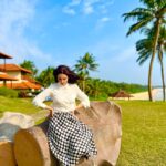 Rukhsar Instagram - . A day of shoot🌻. . #shoot #srilanka #colombo #sunshine #ocean Bentota, Sri Lanka