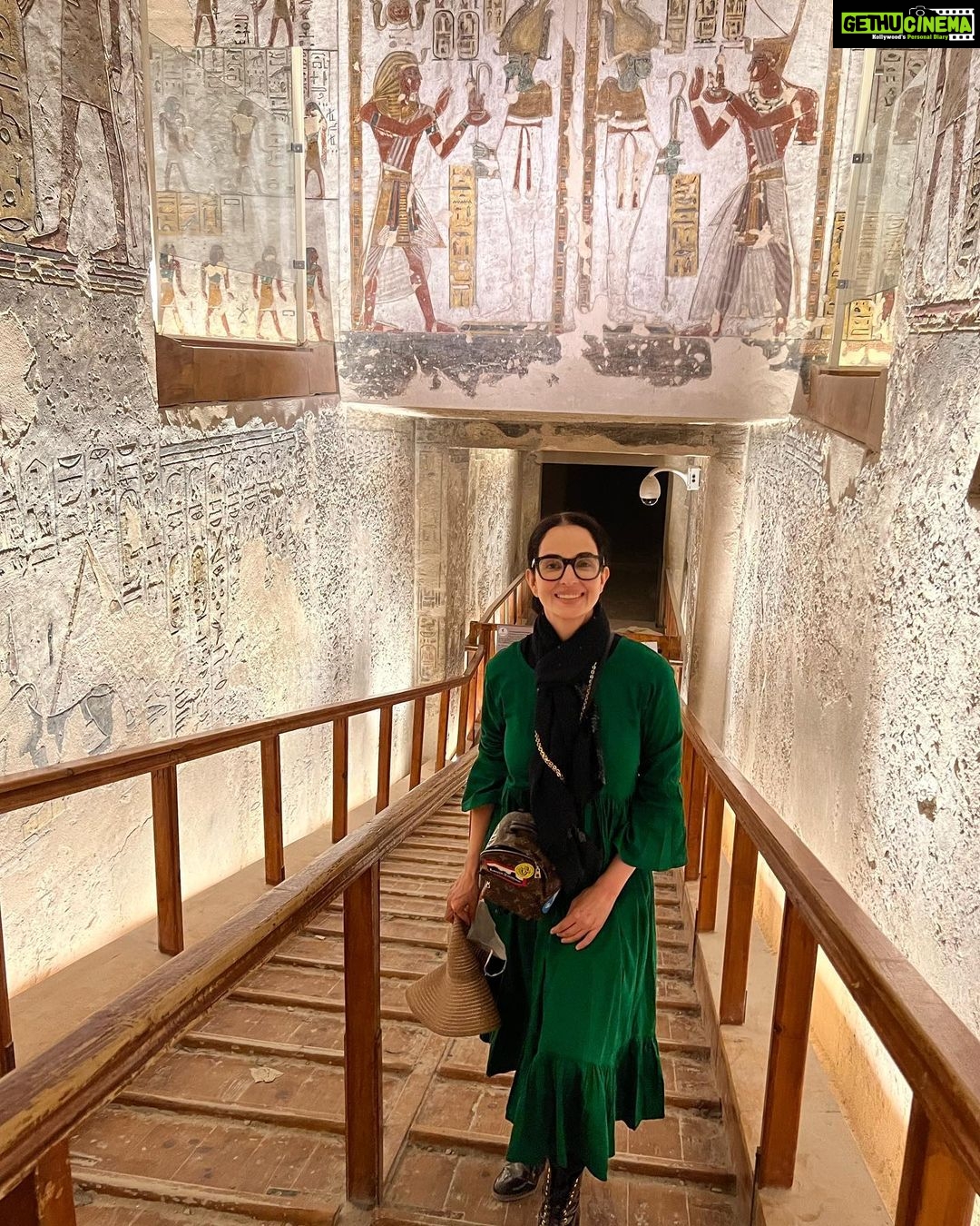 Rukhsar Instagram - Still can’t get over Luxor!. Exploring ancient Egypt!. . #templeofkarnak #hatchepsuttemple #valleyofthekings #valleyofthequeens #exploringegypt #ancient #marvellous #luxor Luxor-Egypt الاقصر-مصر
