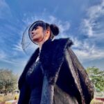 Rukhsar Instagram - . Winter is here❄️. . 📷: @vaibhavimalhotra You are genius❤️ . . #shoot #kolkata #winter #iphonography Kolkata