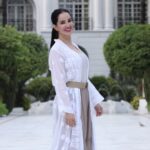 Rukhsar Instagram - My Love for the colour White and lucknowi chikankaari is eternal🤍. . #chikankari #handembroidery #india #white #sunlightphotography #indianartisans