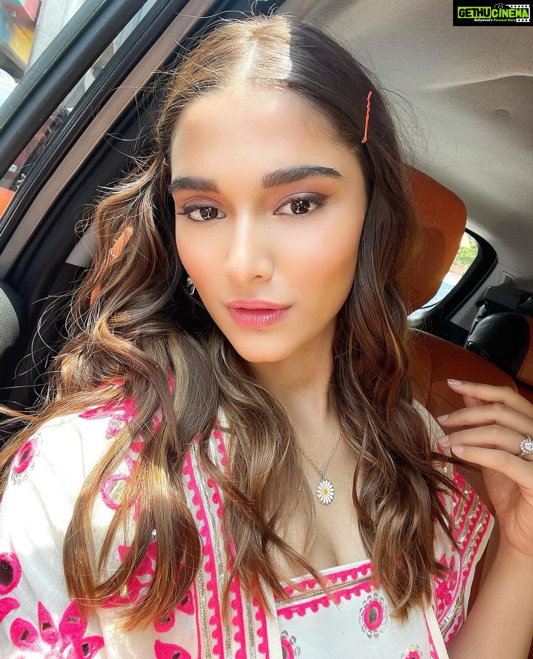 Saiee Manjrekar Instagram - #Ghani almost there !!!! Cant wait 🧿💘 P.S. @allubobby sirs office wall is baby Saiee’s dream wall Outfit: @azulibynikki @flaunt.pr Jewellery: @anaqajewels Styled by @kareenparwani Assisted by @styledbyanuja @anushkasolanki98 Make up by : @shreyamakeupandhair Hair by : @makeupnhairbysanjanag
