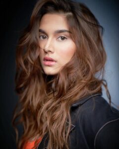 Saiee Manjrekar Instagram - balance in the middle of chaos 📸 @avigowariker Makeup @makeupbypompy Styling @stylebyami @garimagarg14 Hair @mamta_singh06