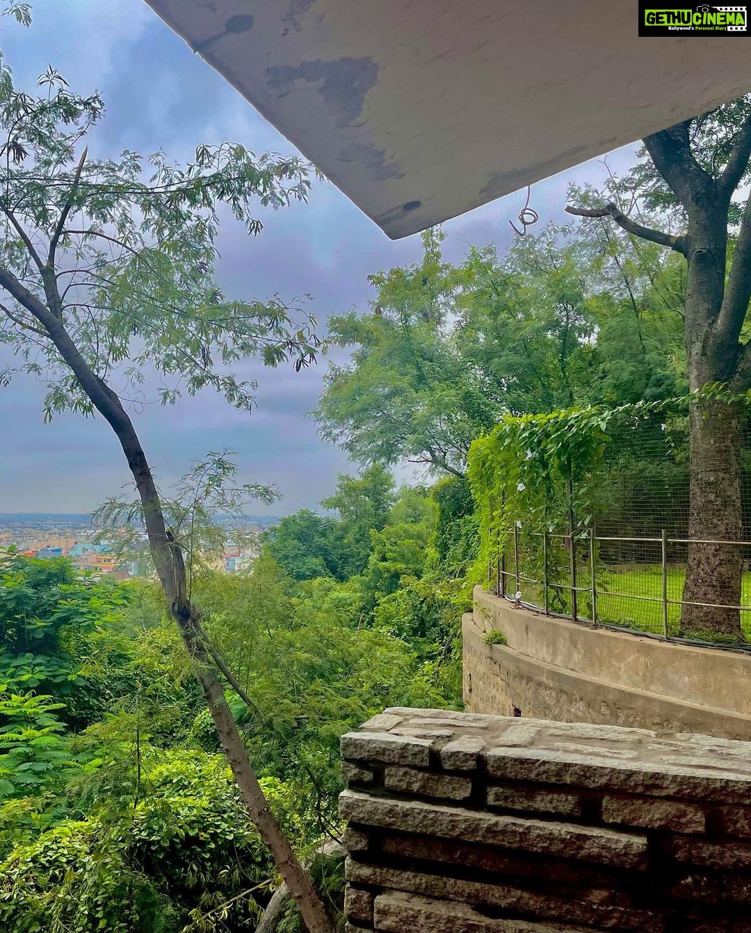 Saiee Manjrekar Instagram - #Major dubbing in the most serene place! Obviously with my peacock friends 🌅