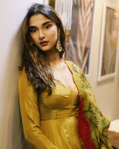 Saiee Manjrekar Instagram - ✨✨✨ 

Outfit - @archanajaju.in @elevate_promotions
Styled by - @prameetdivya
Assisted by - @yash__shah1612
Makeup - @miimoglam 
Hair - @nidhiagarwalmua