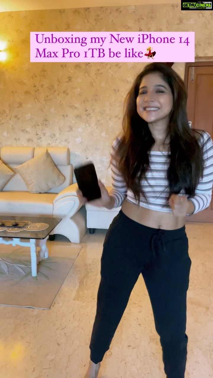 Sakshi Agarwal Instagram - Yaaaas! Finally here🔥 . #iphone14promax #unboxingiphone #feelitreelit @apple #instagramreels #trendingnow #purpleiphone14promax #new #iphone14 #apple #excited #video #selflove #sakshiagarwal Chennai, India