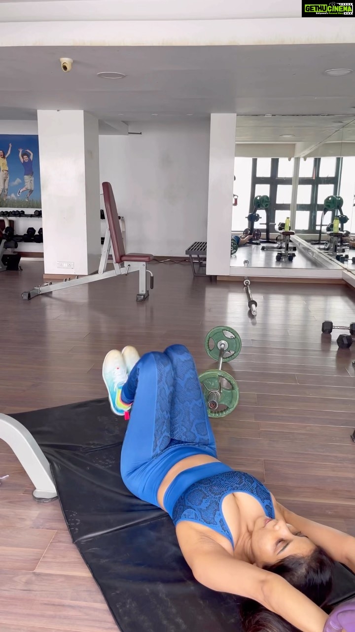 Sakshi Agarwal Instagram - All the way up🔥 . #instagramreels #feelitreelit #workoutreels #fitnessreels #fitnessreelsvideo #trendingreels #actress #workoutmotivation #workoutbegins . @nike #airvapormaxplus #nikeairvapormaxplus @nike_shoes_india @nikewomen Chennai, India