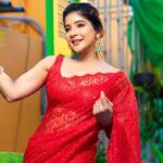 Sakshi Agarwal Instagram - Lets look forward to good things❤️ My movie #Guest2 #Guest2MotionPoster launch today at 5 pm❤️ Would love to hear ur response🔥 . Mua - @dhiya_makeoverartistry Hairstylist- @sudhamakeupartistry Costume @sesha_bridalwear @kavitha_ayyavoo Jewels @b3_bridal_rentaljewellery Space - @mottamaadi_space DOP - @ud__photography_ Assist - @siva12_official . . #instagramreels #reelsindia #reelsinstagram #feelitreelit #actress #trendingreels #celebrationreel #foryou #sareereels #redsaree❤ #biggboss #transitionreels Chennai, India