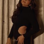 Sakshi Agarwal Instagram - Black🔥 . #feelitreelit #unholy #unholysamsmith #lbd #blackdress #sakshiagarwal #instagramreels . @umamakeoverartistry @makeupbyshyamala @picartisan