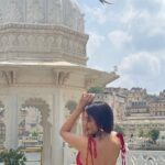 Sakshi Agarwal Instagram - Princess vibe😍 . #tajlakepalaceudaipur #redsatindress #photooftheday @tajlakepalace #udaipurdiaries
