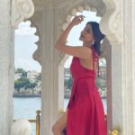 Sakshi Agarwal Instagram - Princess vibe😍 . #tajlakepalaceudaipur #redsatindress #photooftheday @tajlakepalace #udaipurdiaries