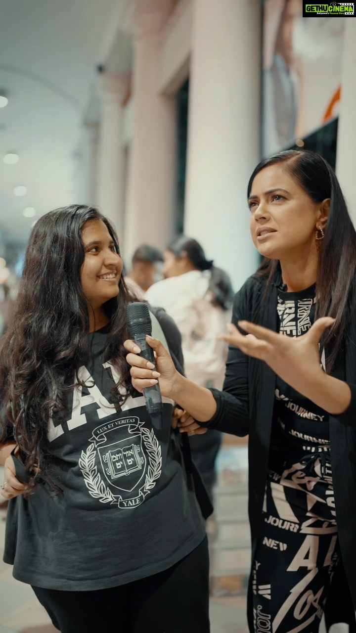 Sameera Reddy Instagram - This Diwali we take Limitless to the streets of Delhi to ask the peeps what makes Diwali in the city exciting for them🪔From families coming together, lots of warm hugs and hangouts, to high-octane parties, the city of hearts is gearing up for the festival of lights with feasting and fashion, are you? #Everyones Invited #WestsideStores #GettingReady #Makeup #StudiowestBy Westside #Diwali #ReelItFeelIt #Fashion #ShopOnline #NowAvailable #Trending #ATataEnterprise #OOTD #Trending #Womenswear #WomensFashion #Shoot #Action #Love #FestiveFit #FestiveRange 💫