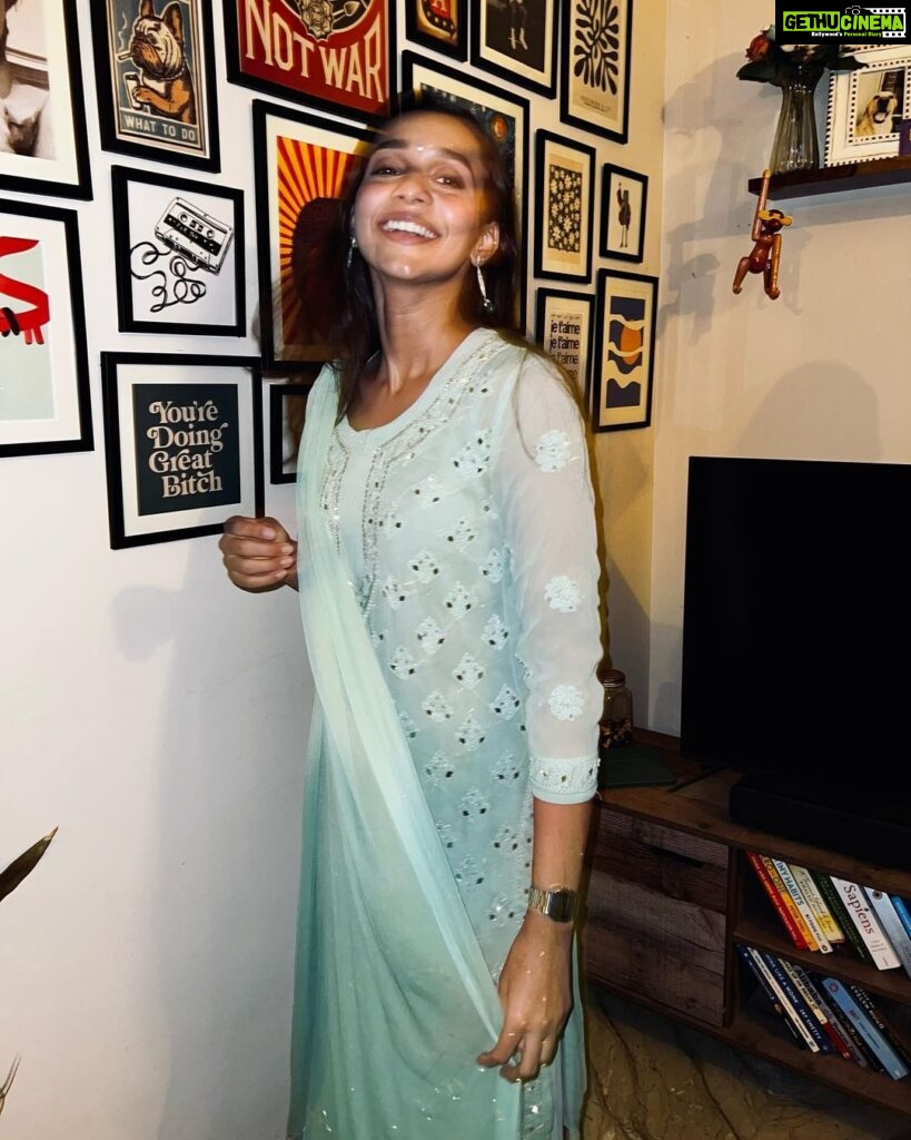 Sanchana Natarajan Instagram - Late night ✨ Wearing @themavishstudio