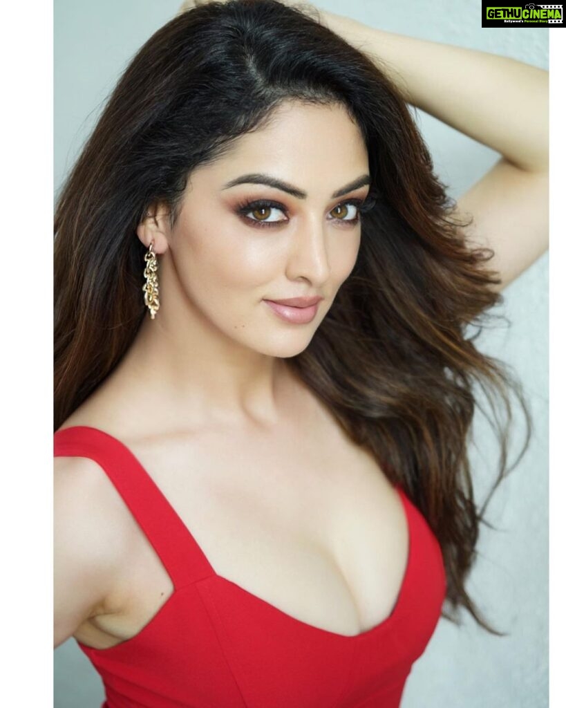 Sandeepa Dhar Instagram - Some things are better left unsaid. Which I generally realise right after I have said them. 😬🥹😑