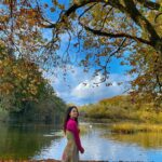 Sandeepa Dhar Instagram - Falling for fall 🍁 #autumnvibes #ireland #village #travel #love #reelsinstagram