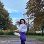 Sandeepa Dhar Instagram - The rain made me do it 😬☔️☑️ #justcozitstrending . #dance #beyonce #trending #reelsinstagram London, United Kingdom