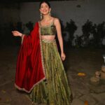 Sanjana Sanghi Instagram - Uff, Diwali!! ♥️✨✨ _______ Wearing @punitbalanaofficial Styled by @eshaamiin1 💕