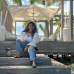 Sanjana Singh Instagram - Shadow light and glow together , isn’t ? #shoot #mauritius #loveislove #golmal #positivequotes #instadaily #instaphoto