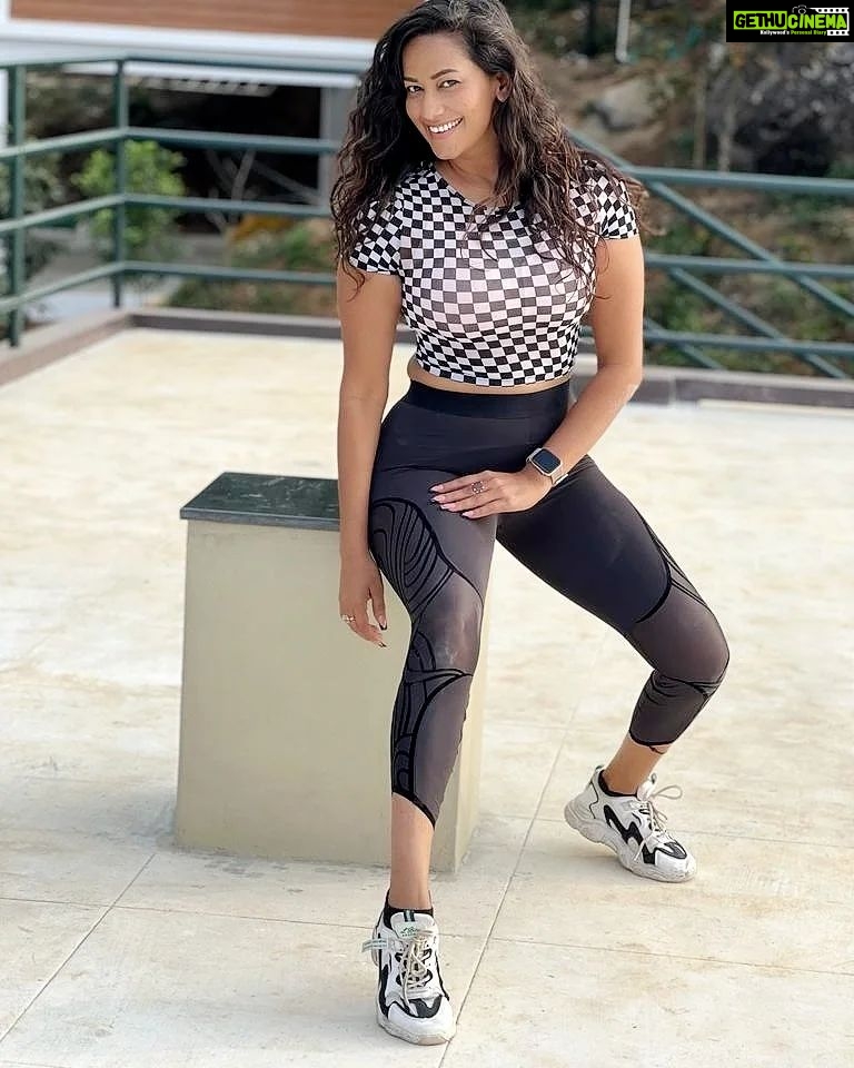 Sanjana Singh Instagram - Life is a beautiful journey that is meant to be embraced to the fullest every day. However, that doesn't mean you always wake up ready to ... #morning #motivational #instalike #instadaily #loveislove